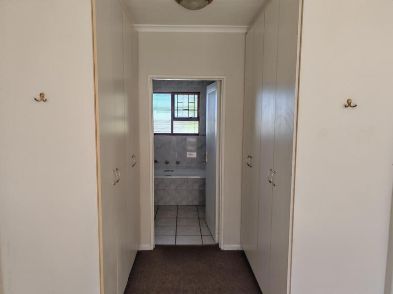 To Let 2 Bedroom Property for Rent in Chanteclair Western Cape